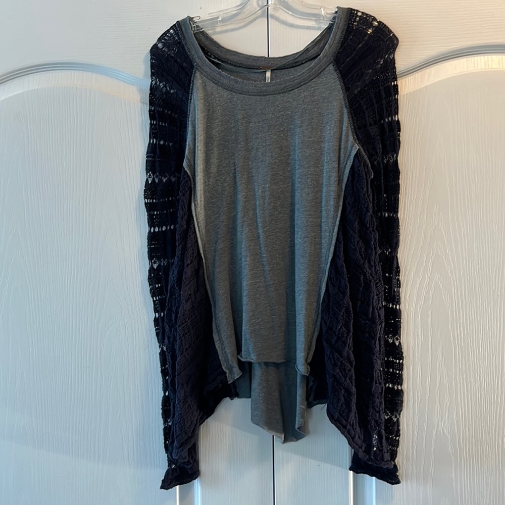 GUc Free People boho style grey jersey and navy blue lace  top